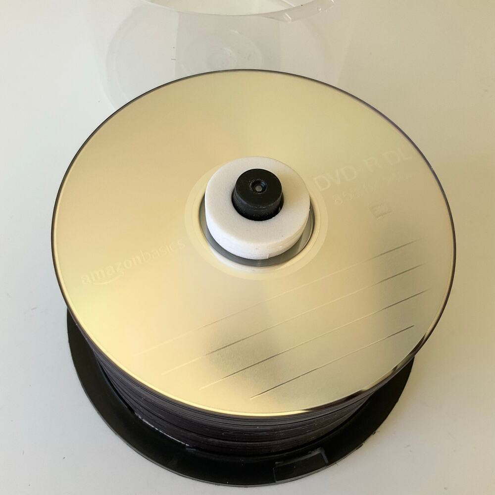 Amazon Basics DVD-R Blank Discs AZO Dye 4.7GB 16X Recordable Disc - 50 Packs